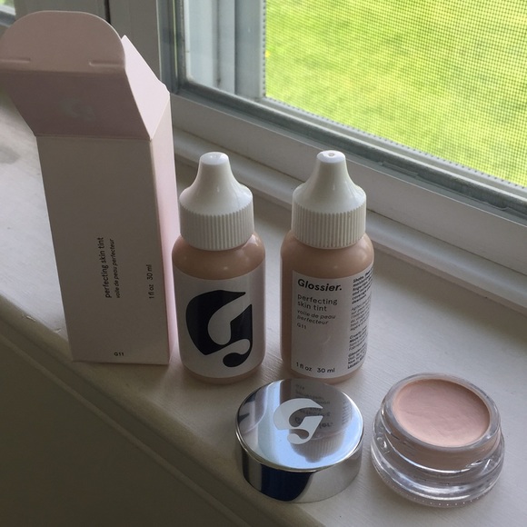 Glossier skin tint g11